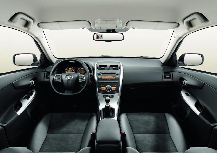  Toyota Corolla 2011 года  (фото 16 из 76)